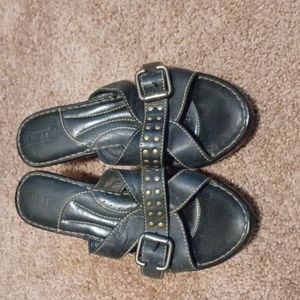 Born sandals
